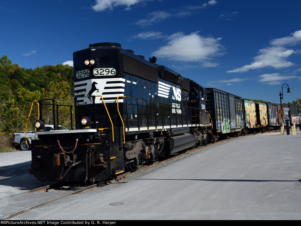 Portrait shot of NS 3296 on the Southern's Old Main Line at the bottom of 9th Street